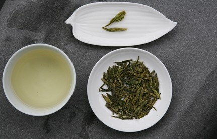 老竹大方茶是绿茶吗？