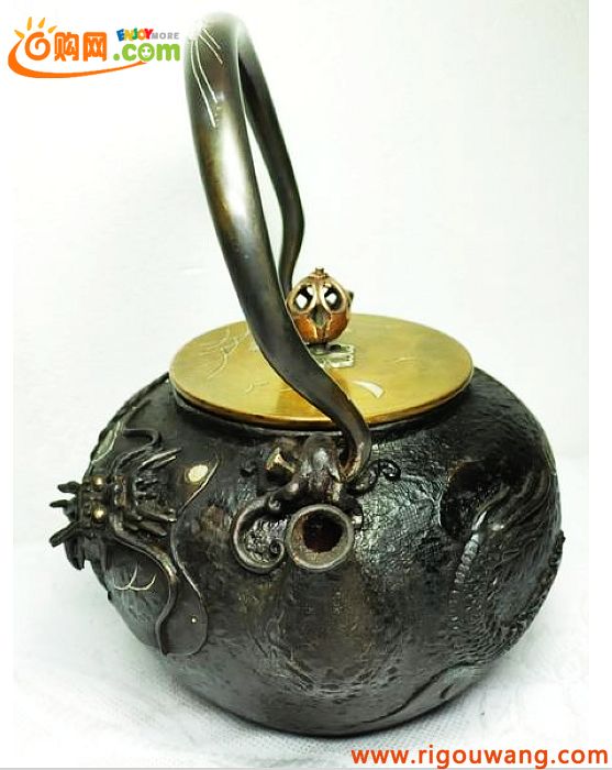 很受欢迎的，来自亀文堂造的铁壶。。。。。。
