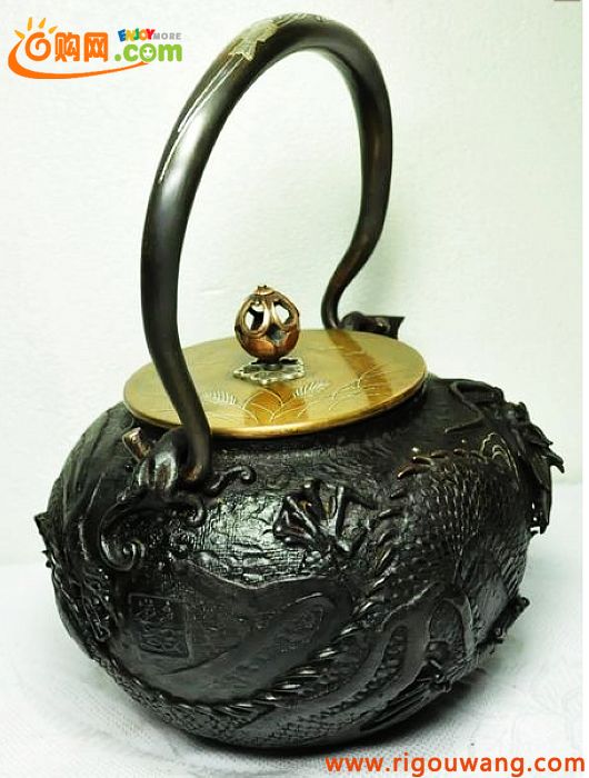 很受欢迎的，来自亀文堂造的铁壶。。。。。。